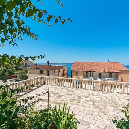 And By The Sea Brela, Makarska - 2752 Gasthuis 3*