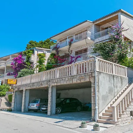 And By The Sea Brela, Makarska - 2752 Gasthuis 3*