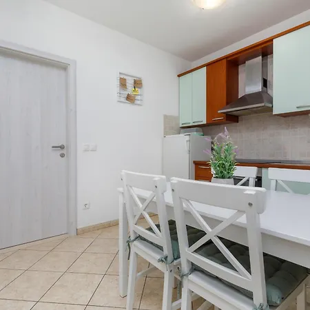 And By The Sea - Makarska - 2752 Penzion 3*