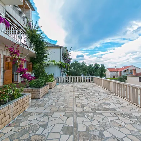 Gæstehus And By The Sea - Makarska - 2752